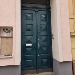 Haustüre wurde hergerichtet und neu angestrichen