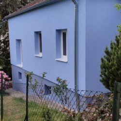 EF-Haus - Fassade neu gestrichen mit Vollwärmeschutzrenovierung (blau)