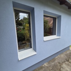 EF-Haus - Fassade neu gestrichen mit Vollwärmeschutzrenovierung (blau)