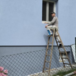 EF-Haus - Fassade neu gestrichen mit Vollwärmeschutzrenovierung (blau)